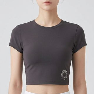 タイトTシャツ